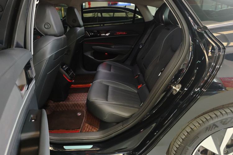 Used Volkswagen Passat 2025 Pro 380TSI Dragon Edition
