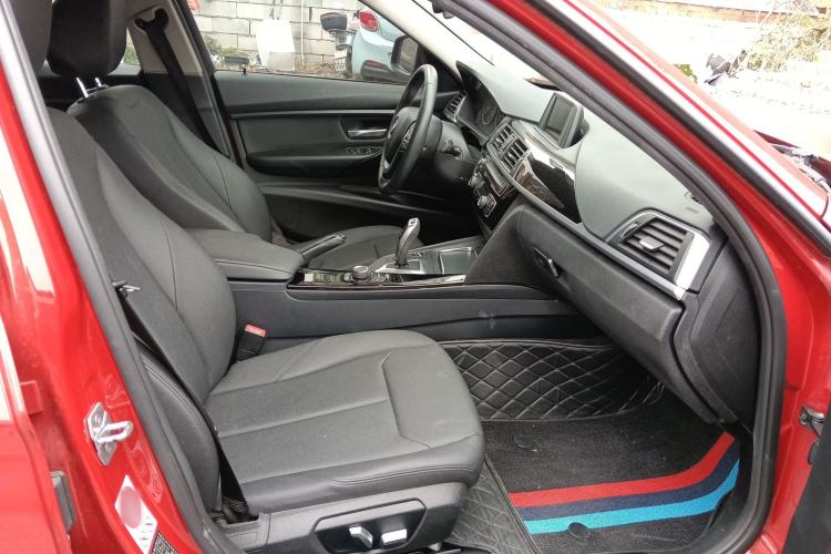 Used BMW 3 Series 2017 318i Fashion Model
