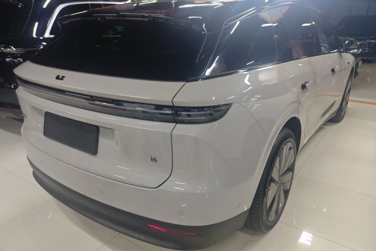 Used Li Auto i6 2025 Model Two-Wheel-Drive Standard Type
