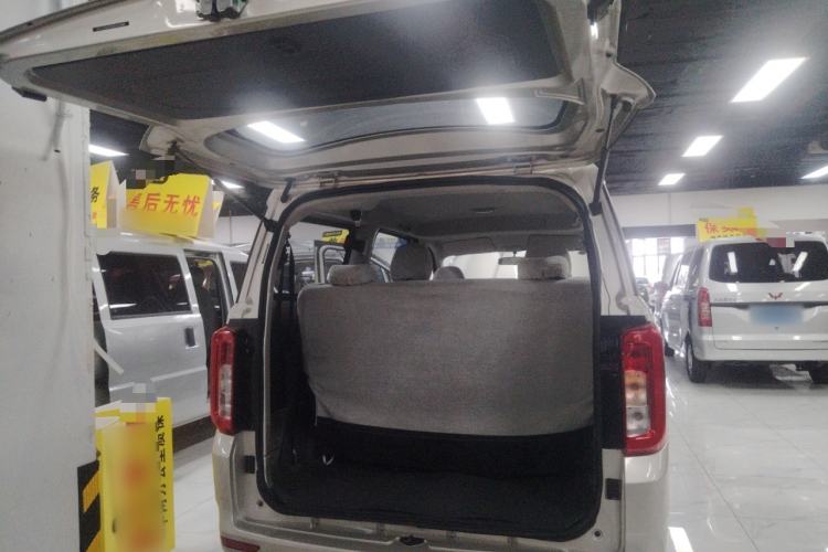 Used Dongfeng Fengon 380 2022 1.5L Standard Edition 7-Seater Passenger Vehicle Trunk