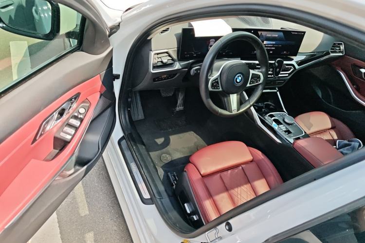 Used BMW i3 2022 eDrive 35 L Driver Seat