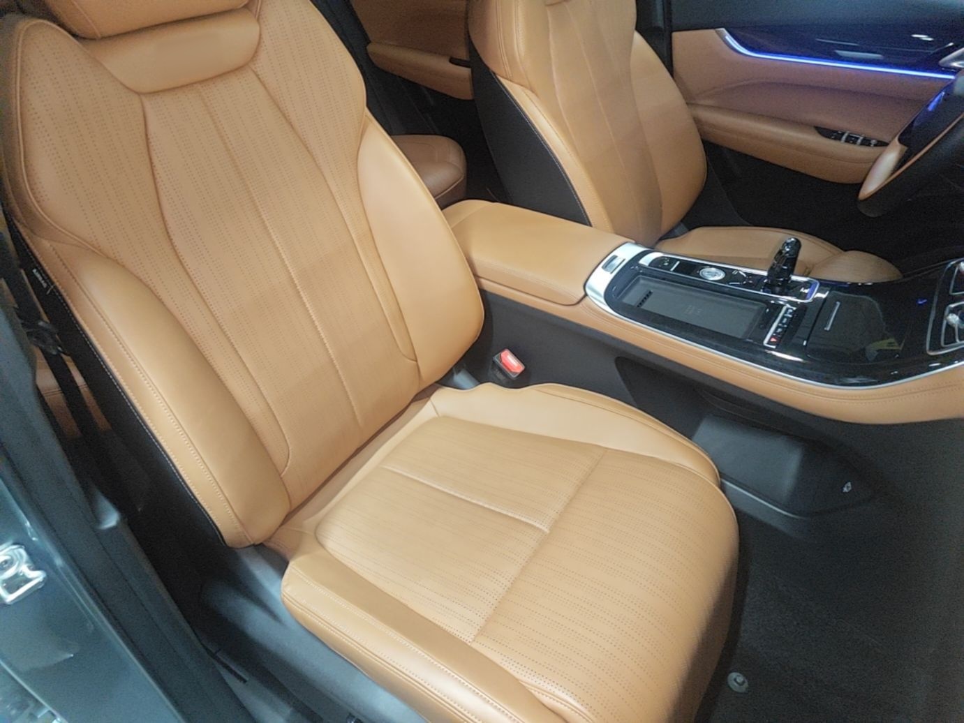 Geely Auto FX11 2025 4th Generation 1.5TD DCT Jinxiu — снимка 19