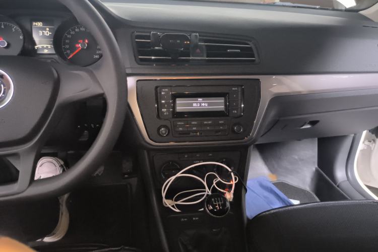 Used Volkswagen Lavida 2019 Lavida Start 1.5L Manual Fashion Edition China VI Standard Audio And AC Panel