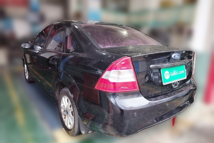 Used Ford Focus 2013 Sedan Classic 1.8L Manual Base Model
