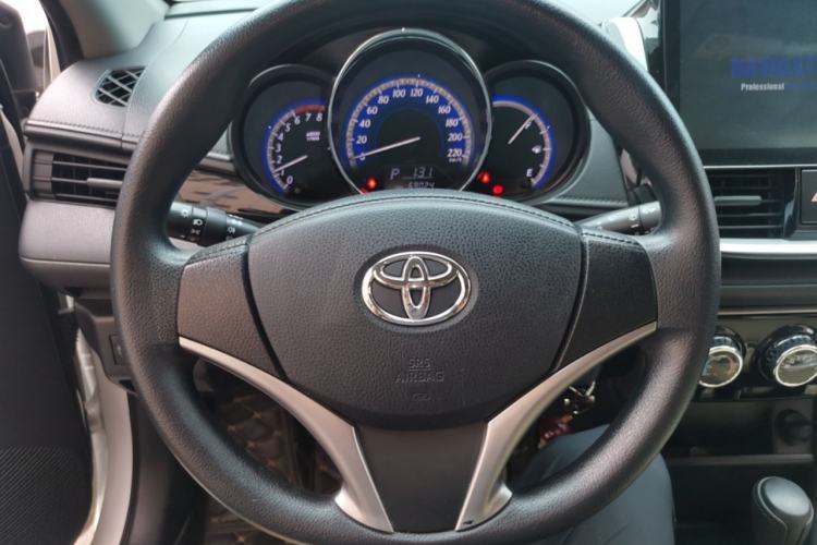 Used Toyota YARiS L Zhi Xuan 2017 1.5G CVT JingSu Model with Upgraded Sunroof
