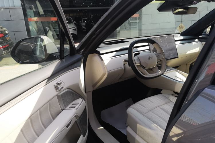 Used ONVO Luxeed L90 2025 Model—Ultra Six-Seater Version Driver Seat