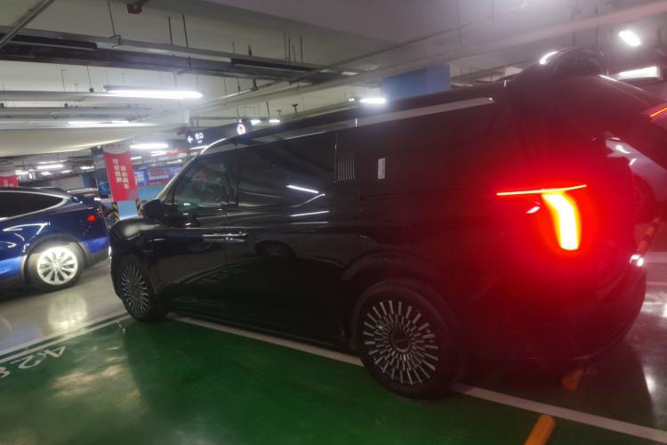 Used Zeekr 009 2022 Revised WE Version