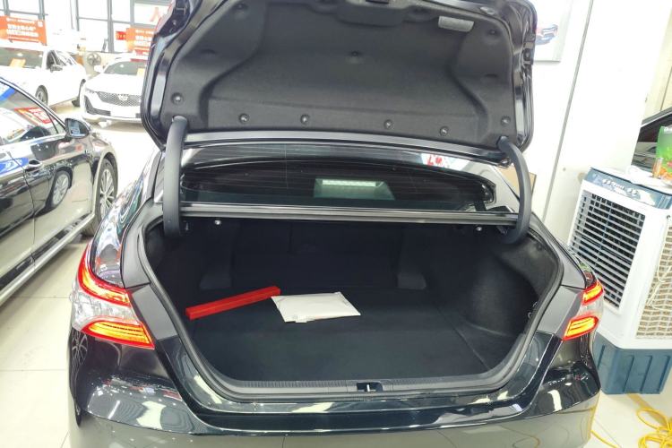 Used Toyota Camry 2021 2.0G Luxury Edition
