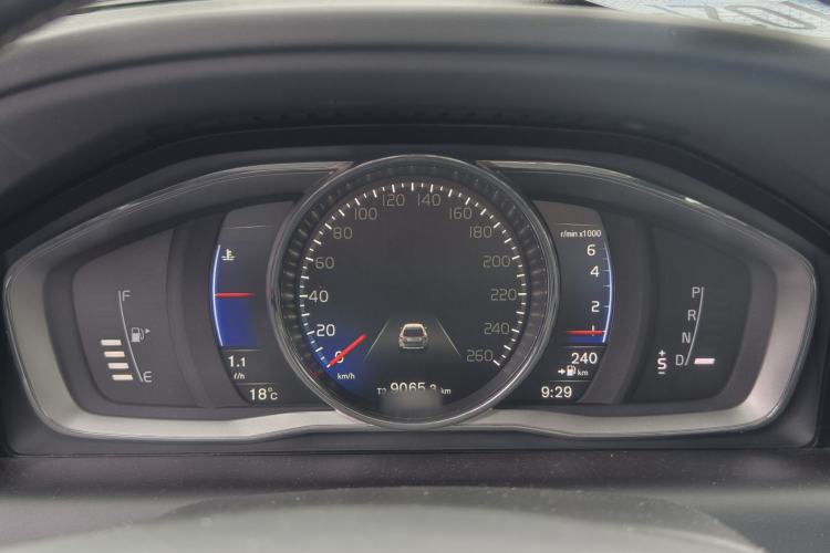 Used Volvo XC60 2017 T5 AWD Personalized Sport Upgrade Edition