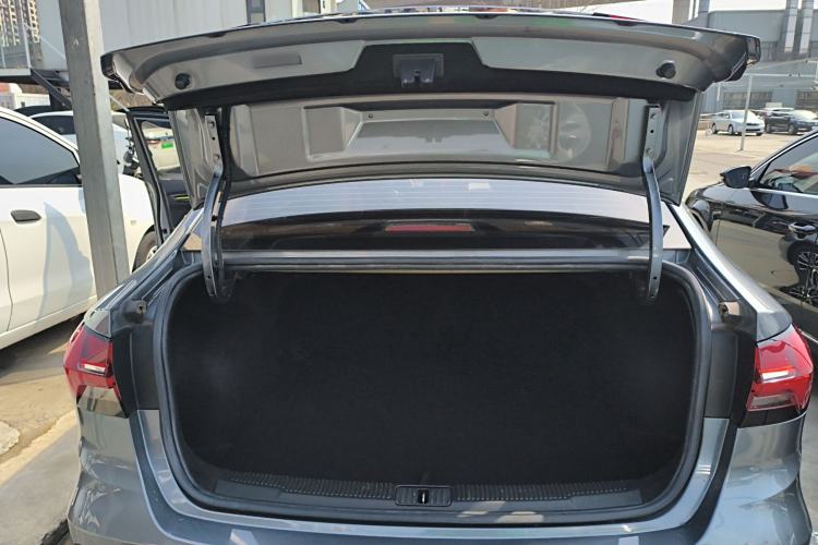 Used Roewe i5 2021 Revised Version 1.5L CVT Diamond Edition
