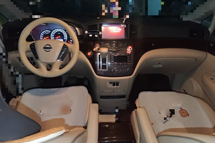 Used Nissan Quest 2015 3.5L SL Center Console