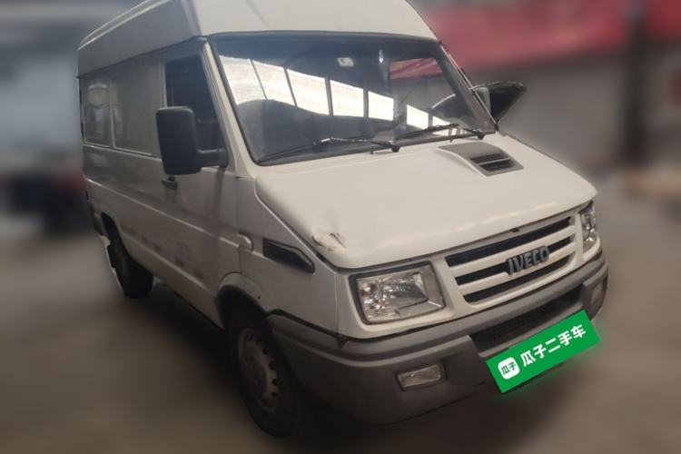 Used Iveco Daily 2017 2.8T V35 Cargo Van Mid-Roof 3/6 Seats 43S5
