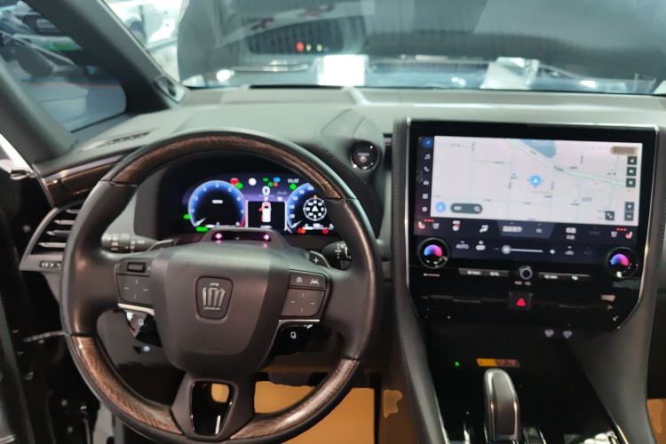 Used Toyota Vellfire 2024 Crown Dual-Engine 2.5L Supreme Executive Edition Center Console