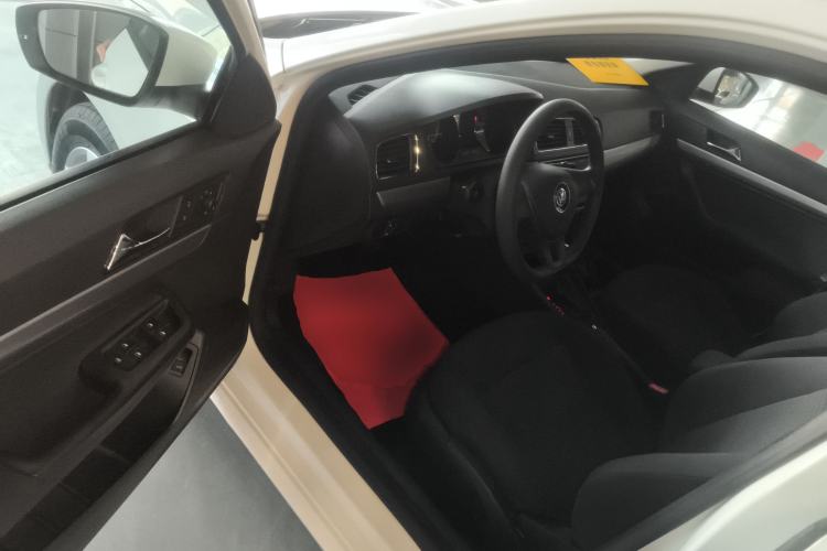 Used Volkswagen Lavida 2015 1.6L Automatic Fashion Edition
