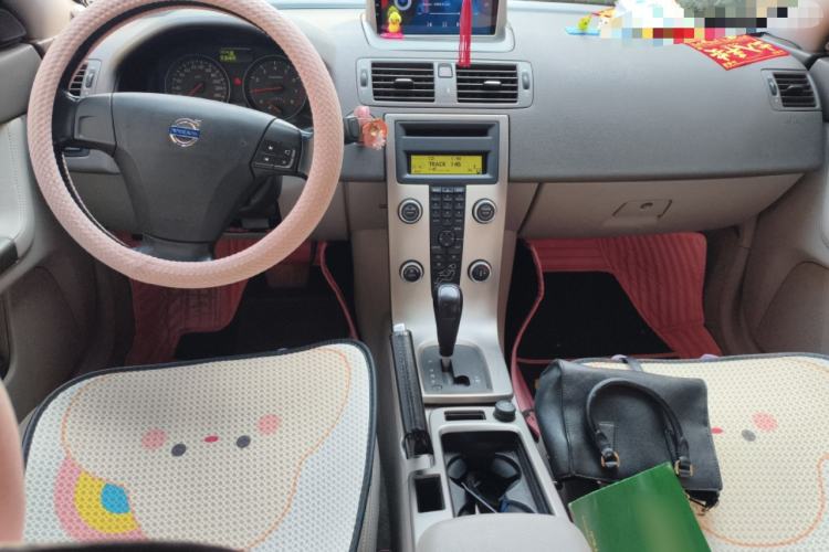 Used Volvo S40 2011 2.0L Automatic ZhiShang Edition
