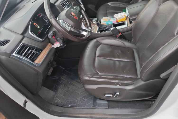 Used Roewe RX8 2018 30T Smart Connectivity Two-Wheel Drive Flagship Edition