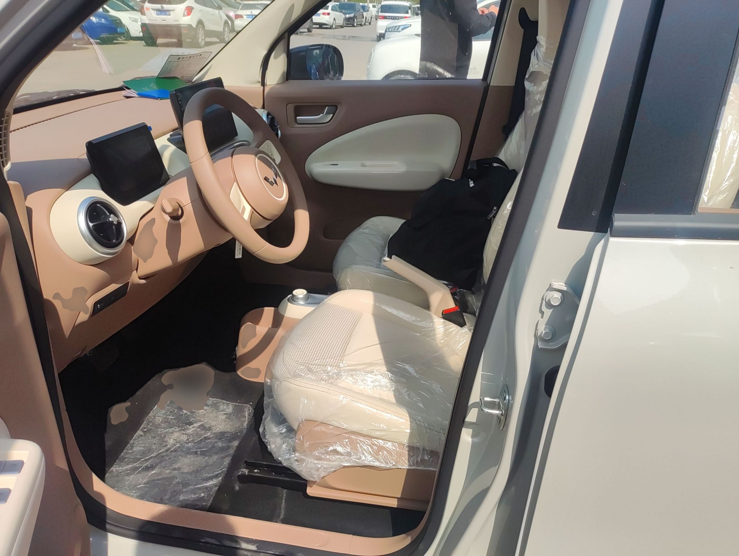 Переднее сиденье в автомобиле