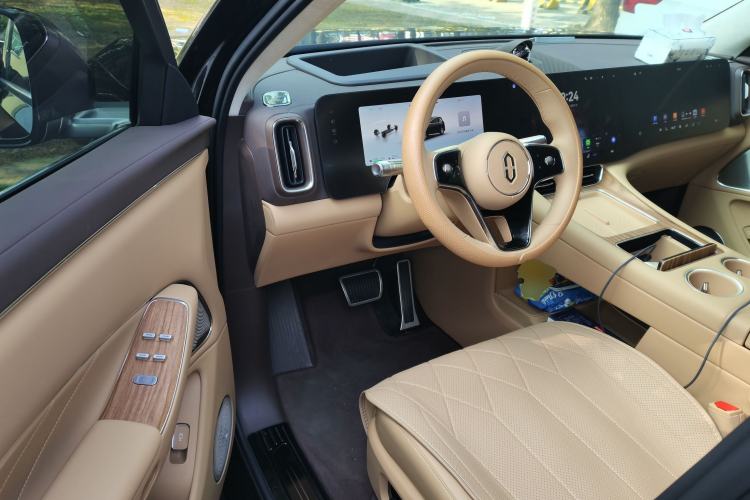 Used Hima AITO M8 2025 Extended-Range Max Version 37 kWh 5-Seater Driver Seat