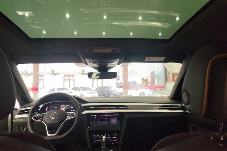 Used Volkswagen FAW-Volkswagen CC 2023 380TSI Striking Edition Center Console