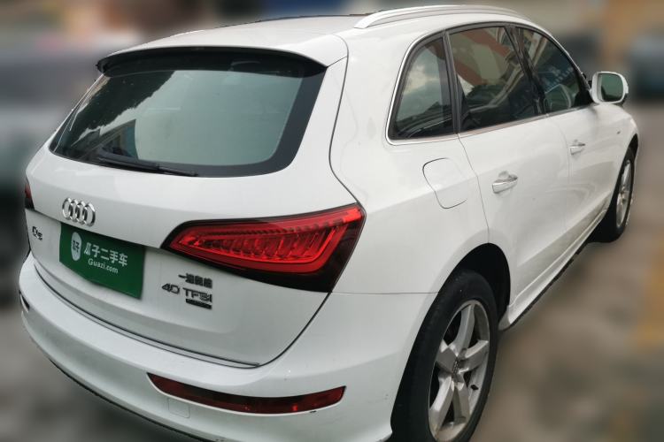 Used Audi Q5 2018 Collector's Edition 40 TFSI Ambition Model Rear Right 45 Deg