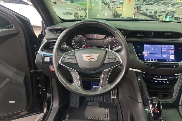 Used Cadillac XT5 2022 2.0T Two-Wheel Drive Luxury Version Steering Wheel