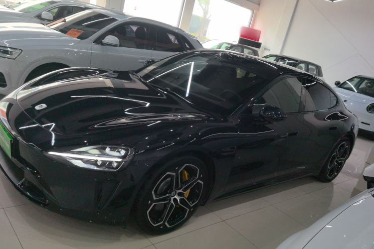 Used Xiaomi Auto SU7 2024 Four-Wheel Drive Ultra-Long Range Advanced Intelligent Driving Max Edition
