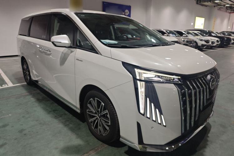 Used GAC Trumpchi M8 2024 Master Series 400T Prestige Edition Front Right 45 Deg