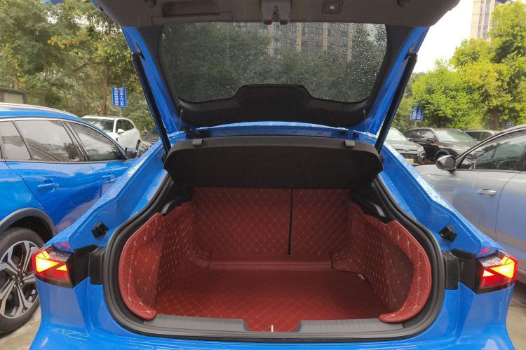 Used CHANGAN UNI-V 2022 1.5T Prestige Version
