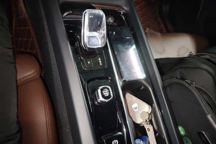 Used Volvo XC60 New Energy 2022 T8 Plug-in Hybrid All-Wheel Drive Smart Luxury Edition