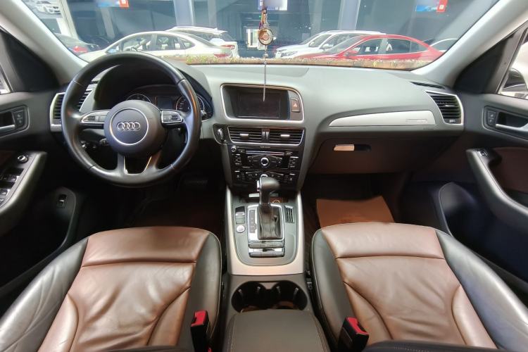 Used Audi Q5 2017 40 TFSI Ambition Edition Interior 5