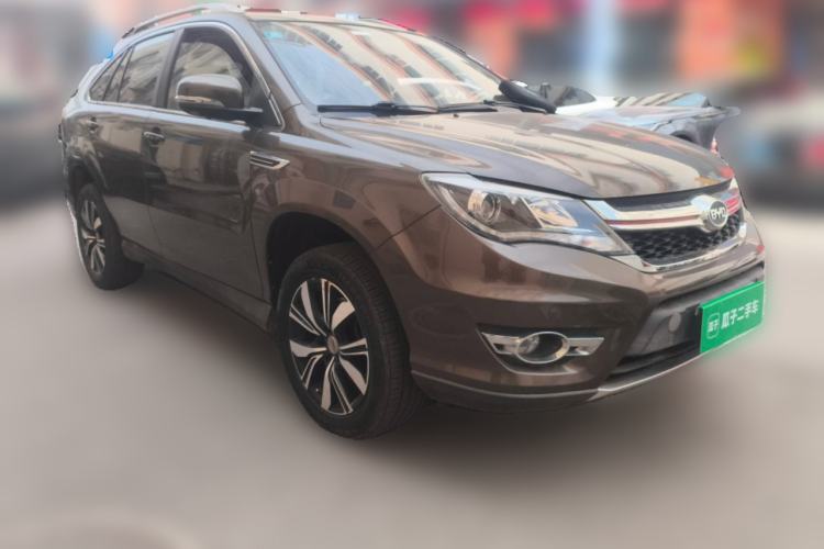 Used BYD S7 2017 2.0T Automatic Prestige Edition Front Right 45 Deg