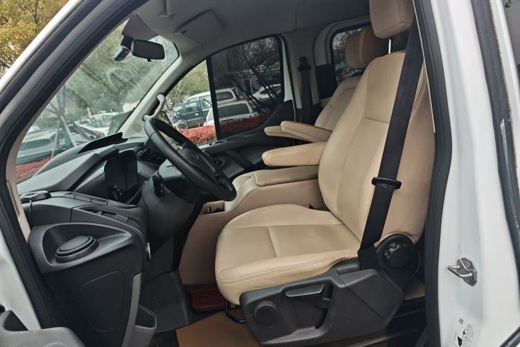 Used Ford Transit 2019 2.0T Diesel Multi-Purpose Commercial Vehicle Short Wheelbase Low Roof 6-Seater China VI Standard Left Front Seat