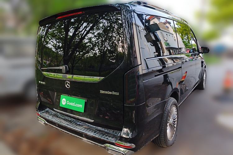 Used Mercedes-Benz V-Class 2021 V 260 Avantgarde Edition Rear Right 45 Deg