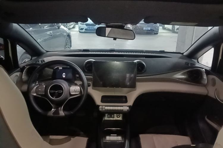 Used BYD Dolphin 2023 420 km Fashion Edition

