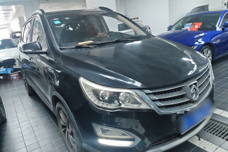Used Baojun 560 2015 1.8L manual luxury version
