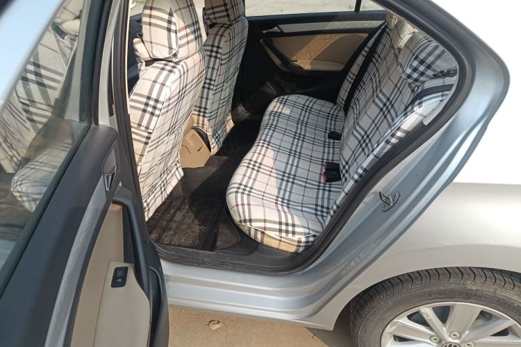 Used Volkswagen Jetta 2013 1.6L Manual Comfort Model