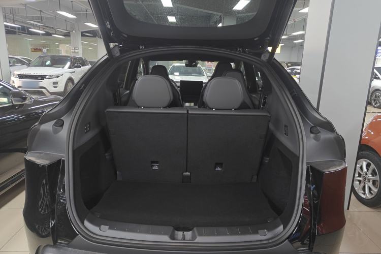 Used Tesla Model Y L 2025 Model Long-Range All-Wheel-Drive Version
