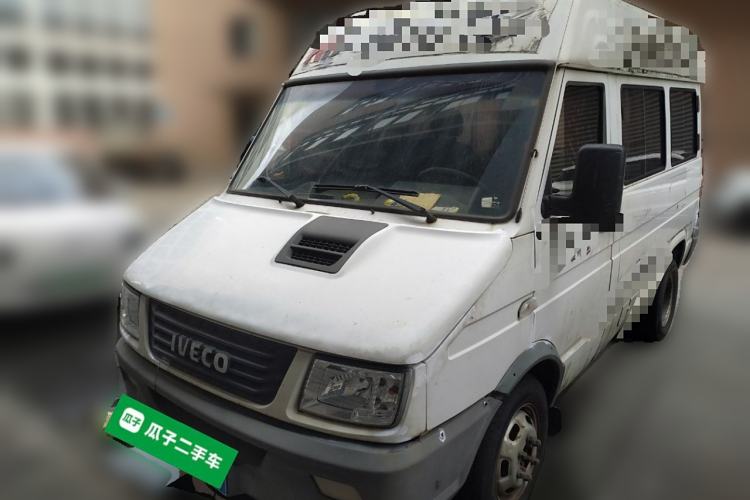 Used Iveco Daily 2017 2.5T A35 Passenger Van 5-7 Seats Model 47Z5