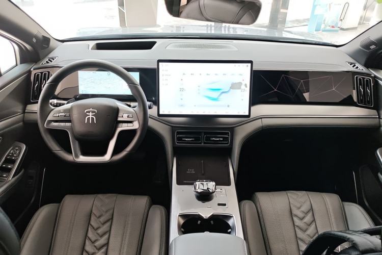 Used BYD Song L DM-i 2025 Intelligent Driving Version 160 km Excellence Edition Center Console