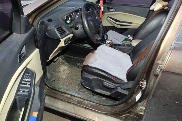 Used Ford Escort 2015 1.5L Automatic Comfort Edition
