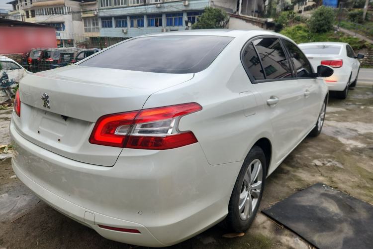 Used Peugeot 408 2014 1.8L Manual Leading Edition
