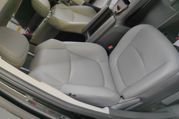 Used Toyota Granvia 2024 2.5L Hybrid Comfort Edition