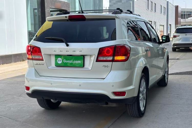 Used Dodge Journey 2013 2.4L Two-Wheel Drive Luxury Version
