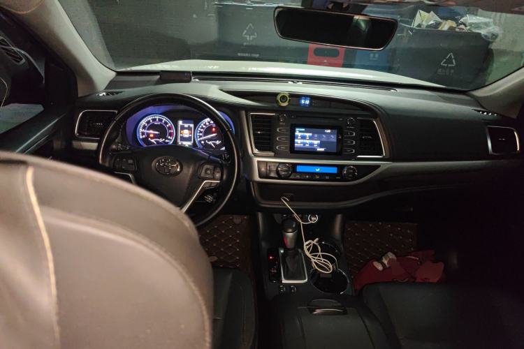 Used Toyota Highlander 2018 2.0T Four-Wheel Drive Luxury Version 7 Seats China VI Standard
