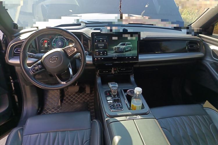 Used GAC Trumpchi GS8 2022 Dual-Engine Series 2.0TM Two-Wheel Drive Prestige Edition (7 Seats) Center Console