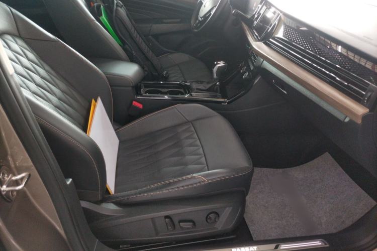 Used Volkswagen Passat 2019 330TSI Luxury Edition China V Standard Right Front Seat