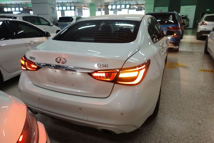 Used Infiniti Q50L 2018 2.0T Comfort Edition China VI Standard
