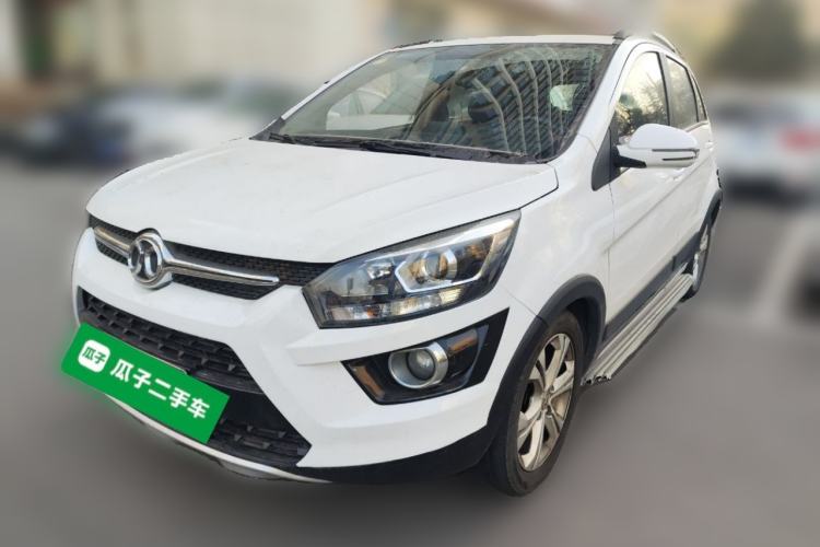 Used BAIC Senova X25 2015 1.5L manual Comfort trim level