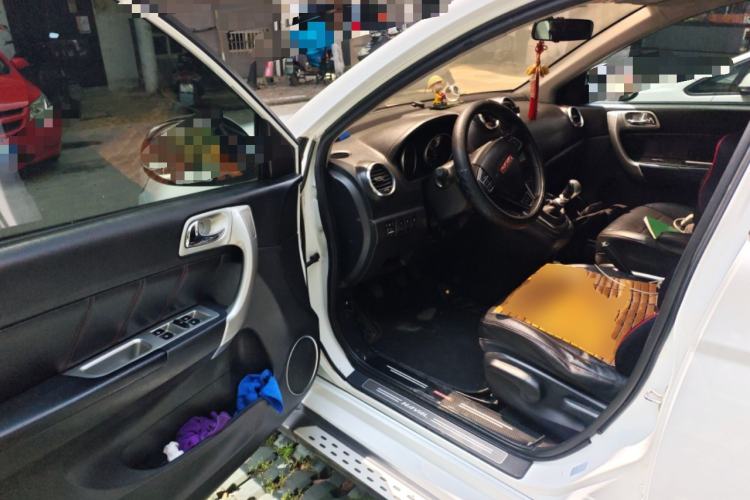 Used Haval H6 2015 Upgraded Model 1.5T Manual Two-Wheel Drive Elite Version Driver Seat