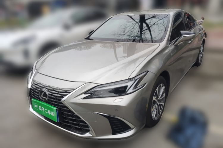Used Lexus ES 2025 300h Deluxe Edition